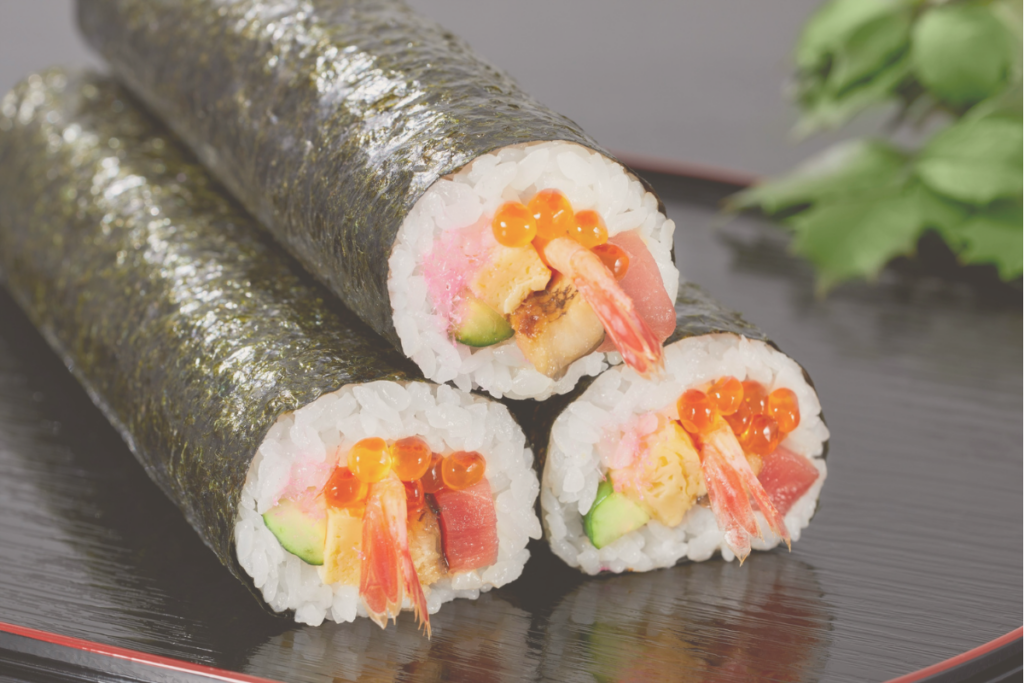 たくさん並んだ恵方巻 お取り寄せイメージ