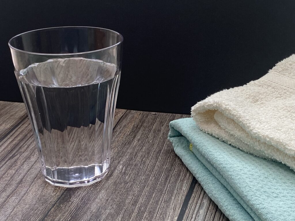 ストレッチ前に水を飲む朝の習慣