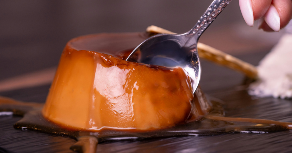 カラメルがとろけるプリンのアップ