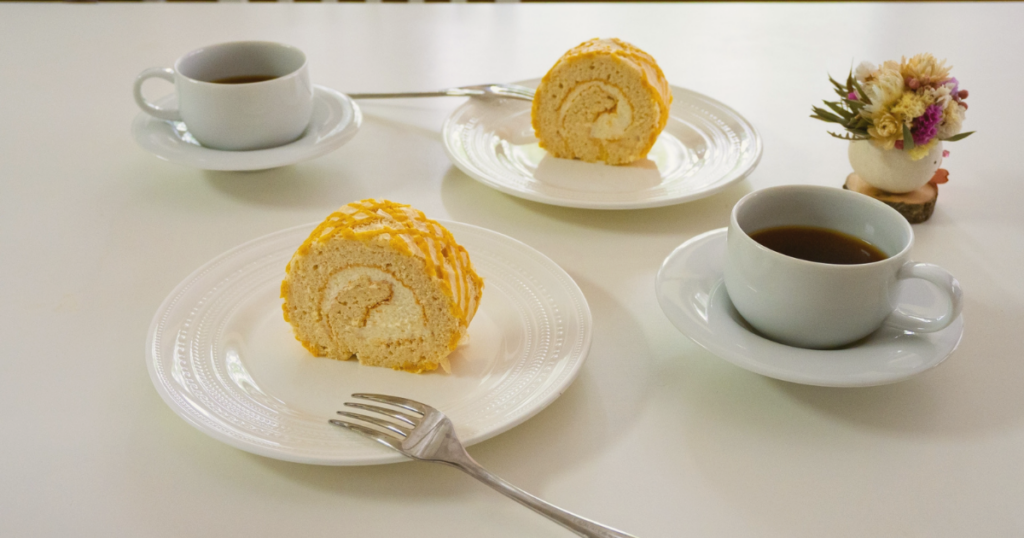 ロールケーキとコーヒーで楽しむご褒美時間