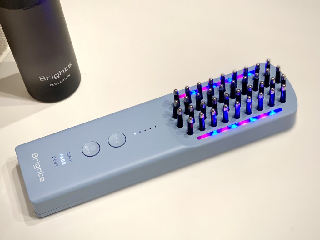 LEDが点灯したエレキブラシプラス